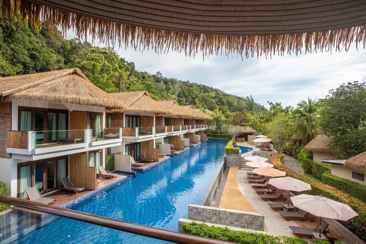 Deluxe Pool View