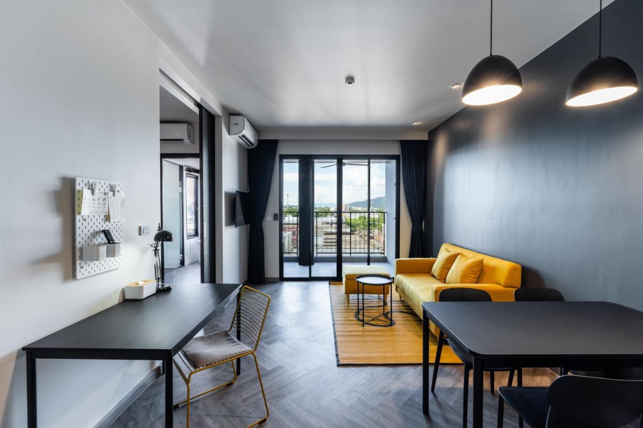 Hébergement Familial Deluxe avec Lit King-Size et Lit Superposé avec Salon - Espace de Travail Commun Gratuit 24h/24