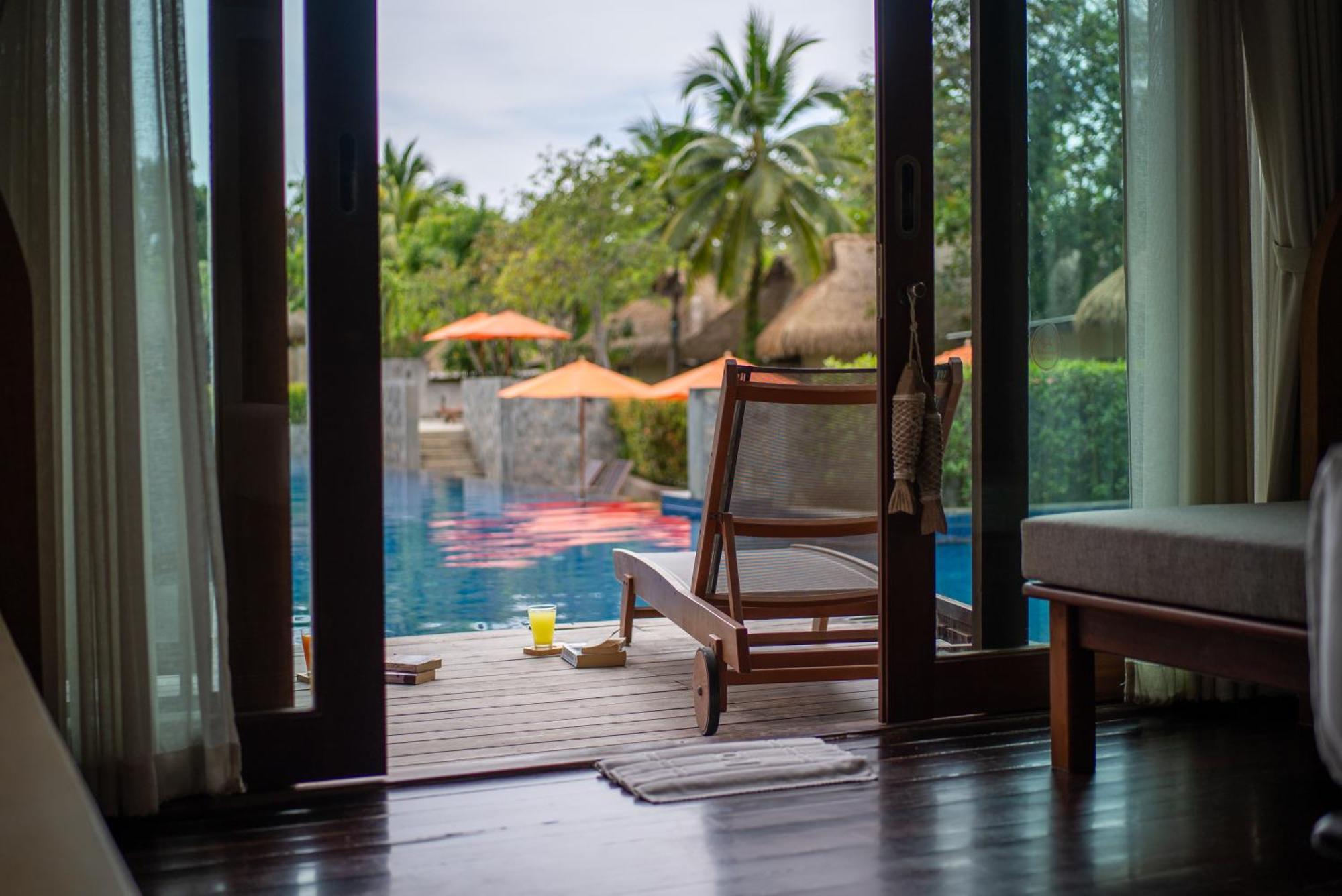 Deluxe Pool Access