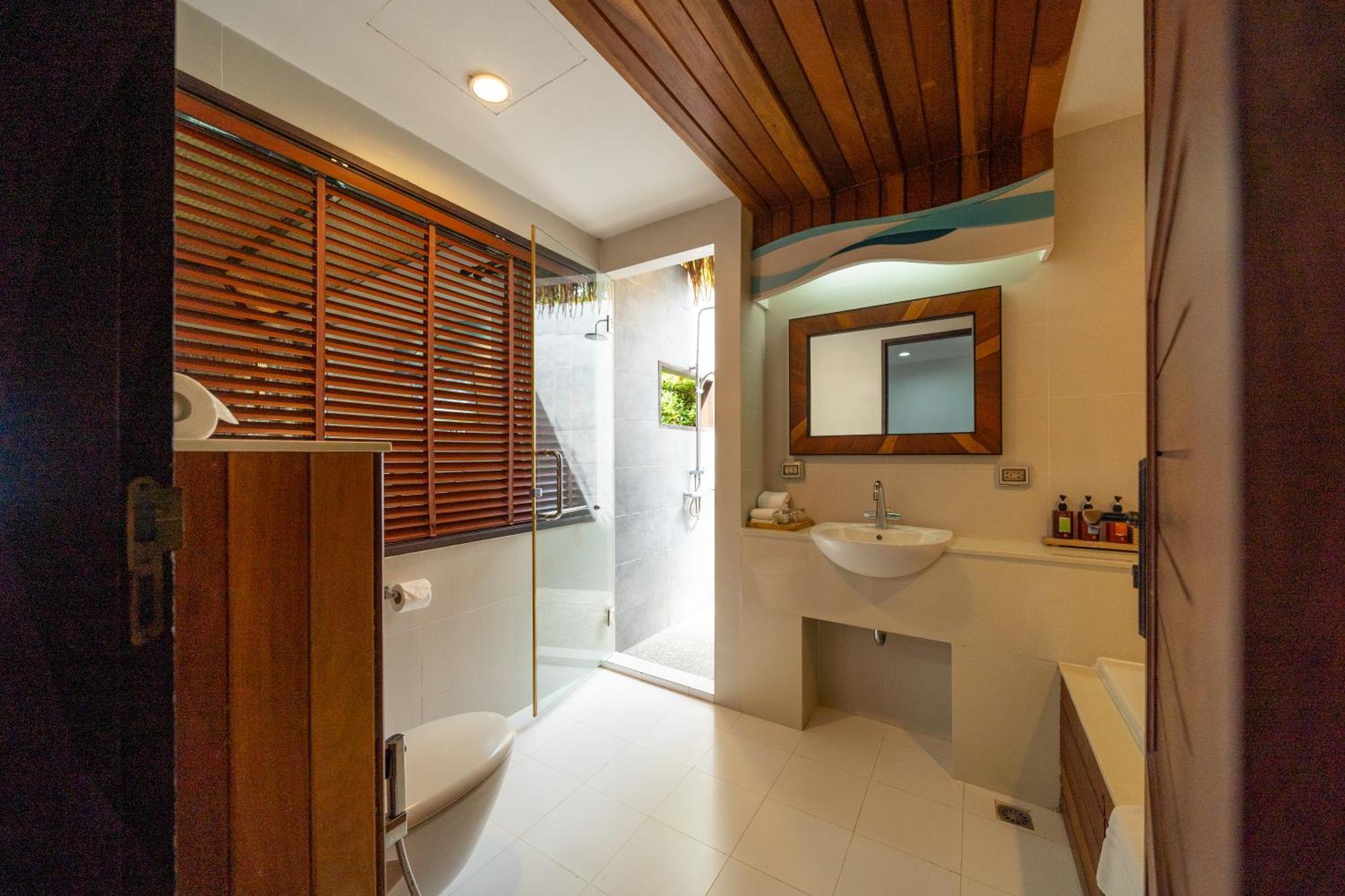 Deluxe Beach Front Cottage