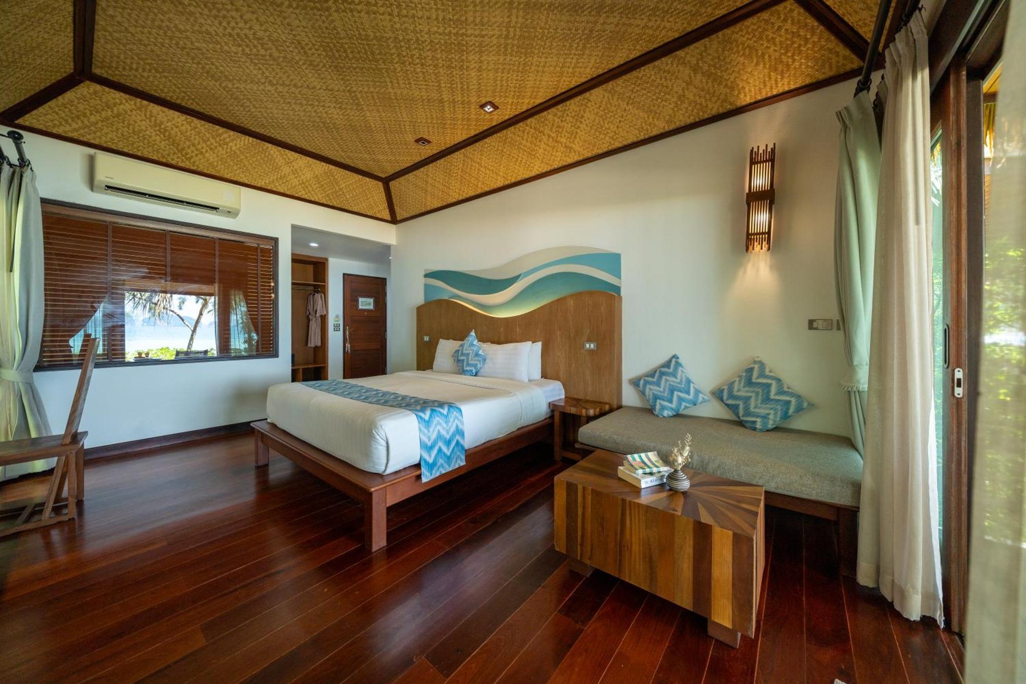 Deluxe Beach Front Cottage