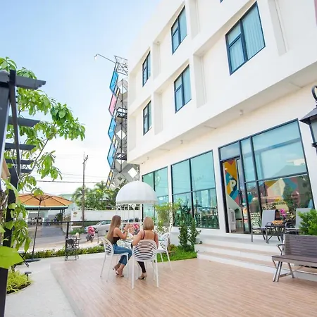 Play Poshtel & Cafe'-2